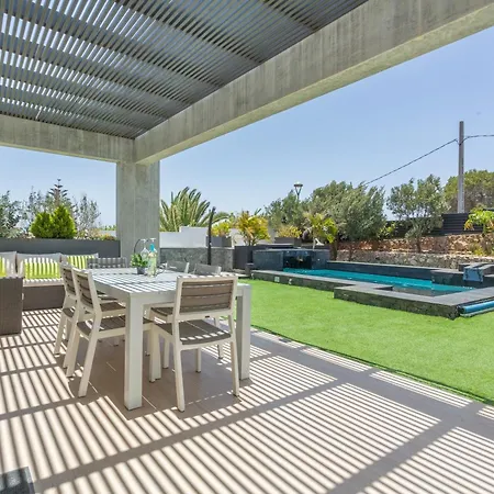 Holiday home Laian Triquivijate