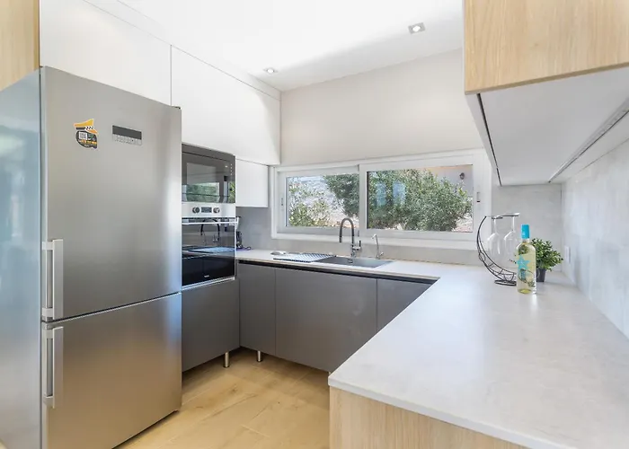 Laian Holiday home Triquivijate