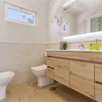 Laian * Triquivijate